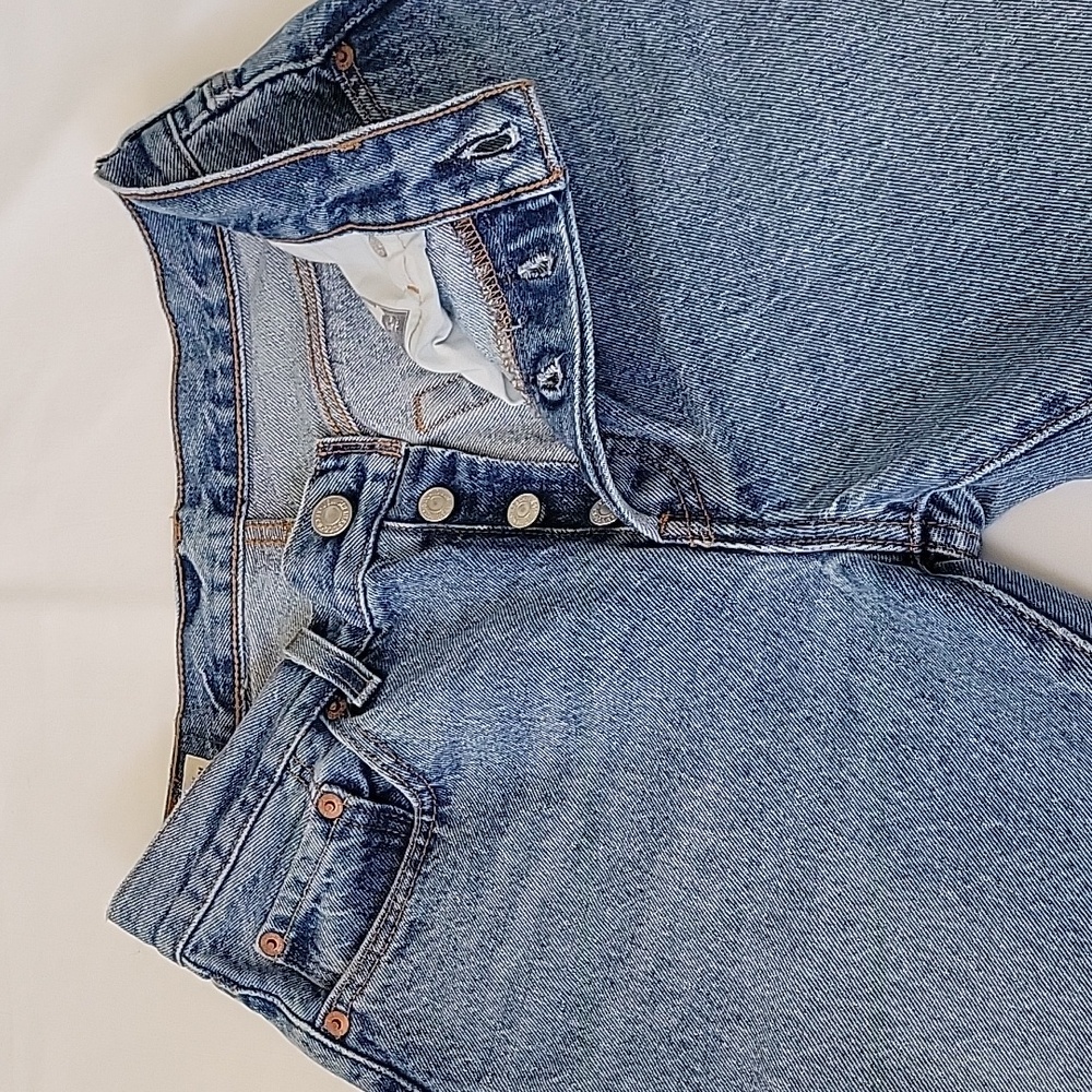Levi's 501 Womens Jeans 26 Waist 30 Length Leather Patch Big L Tag 100% cotton - Picture 5 of 11